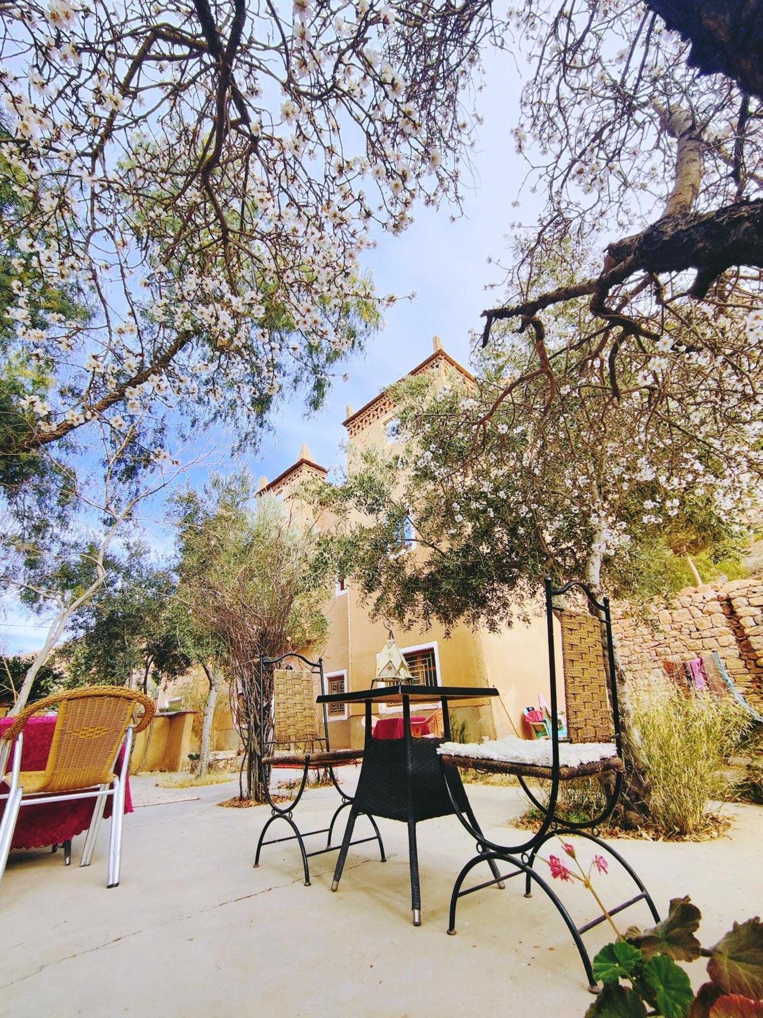 Riad Kasbah Des Roches Akhendachou n'Ait Ouffi Buitenkant foto