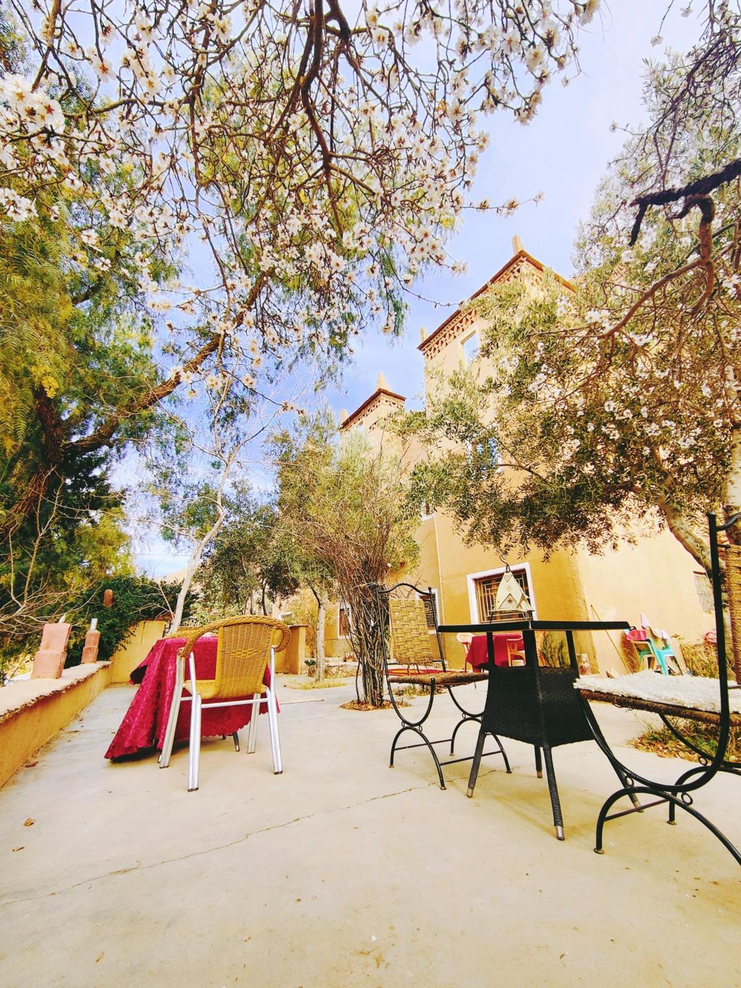 Riad Kasbah Des Roches Akhendachou n'Ait Ouffi Buitenkant foto